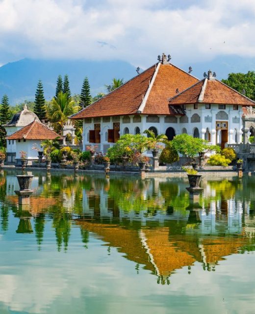 karangasem-water-temple-palace-in-bali-2021-08-31-10-27-04-utc-e1671418022449.jpg